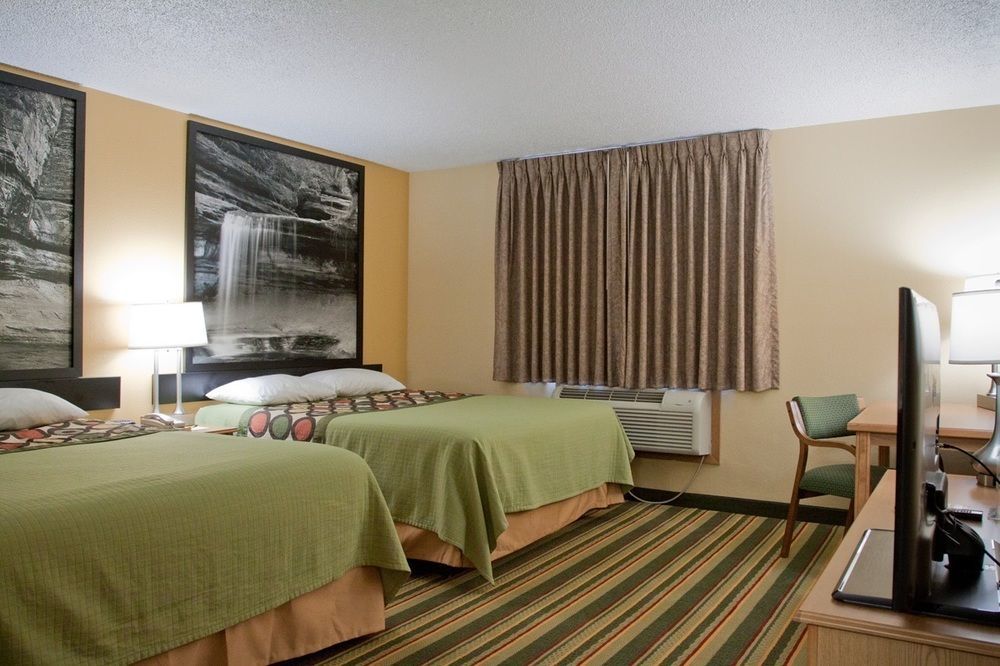 Super 8 By Wyndham Ottawa Starved Rock Hotel Exterior foto